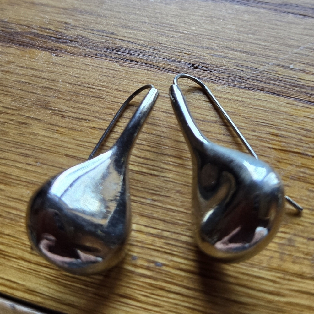 Silver Teardrop Earrings
